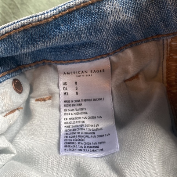 American Eagle Distressed Baggy Mom Shorts — Size 0!! - Picture 7 of 11